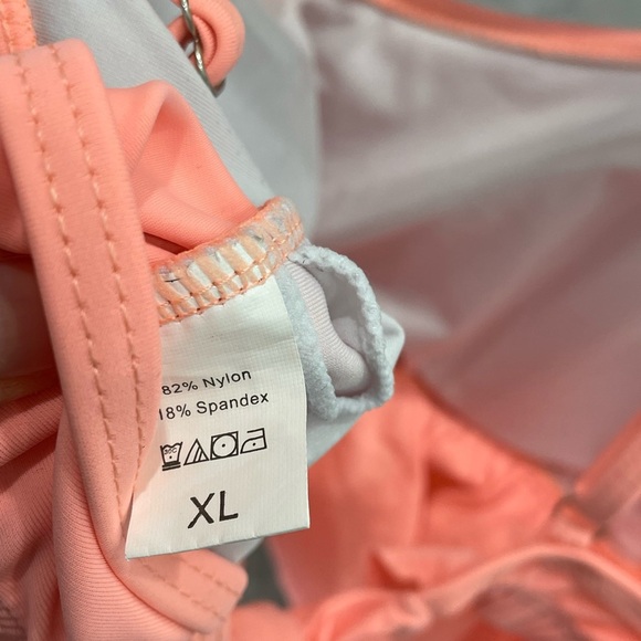 Two piece tropical swimsuit - Picture 4 of 8